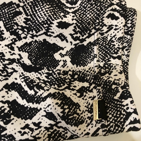 LEOPARD- POWER STRECH LEGGINGS- SIZE L-EXCELLENT CONDITION - Picture 10 of 12